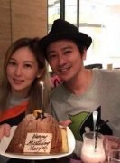 孙耀威求婚老婆跪下爆哭！1年前成人夫：